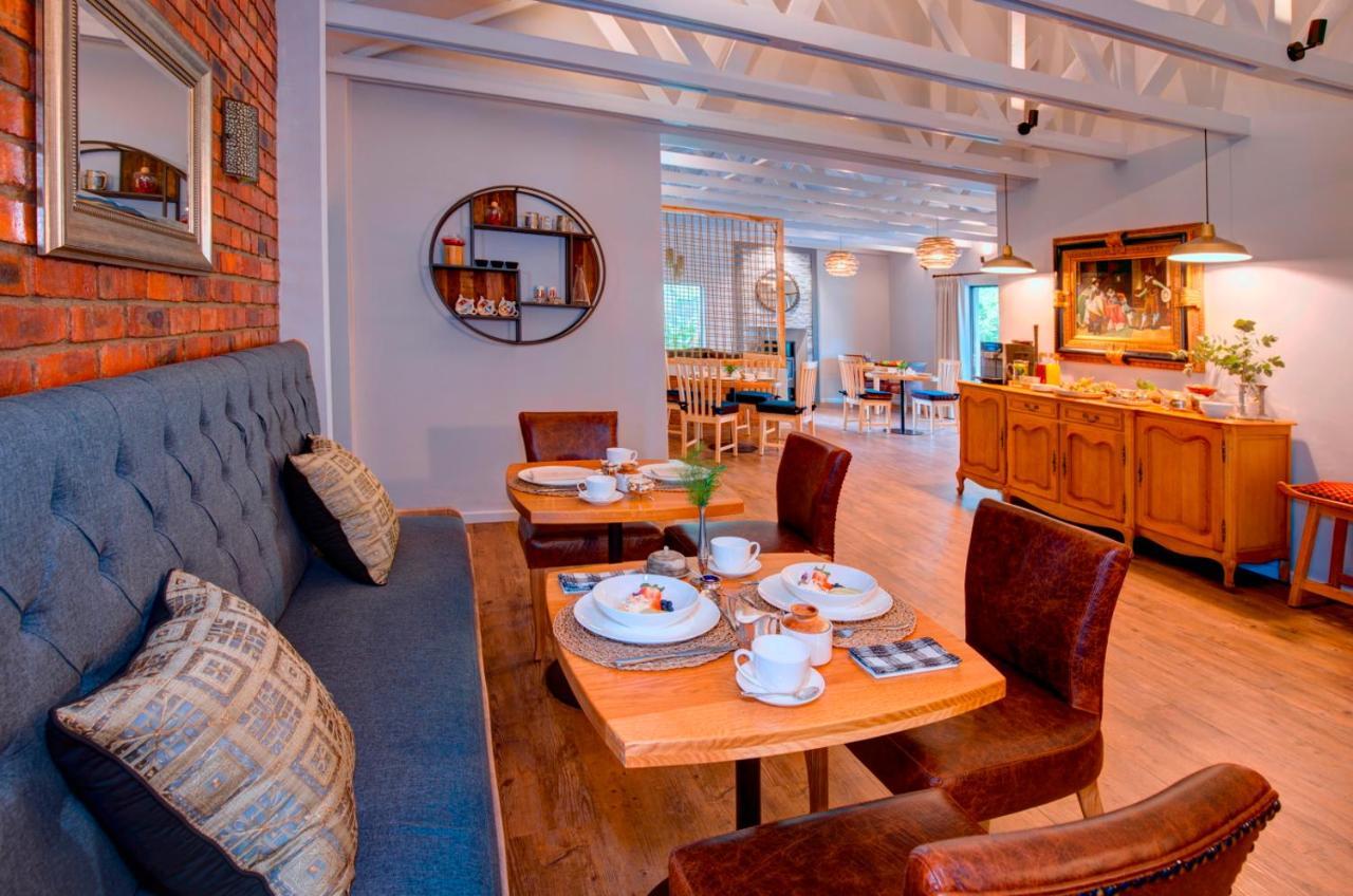 Amour Guest House Джордж Екстериор снимка