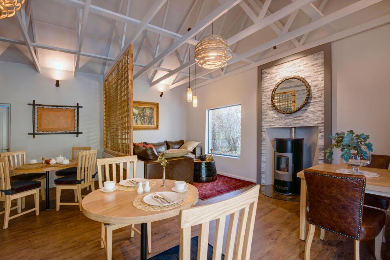 Amour Guest House Джордж Екстериор снимка