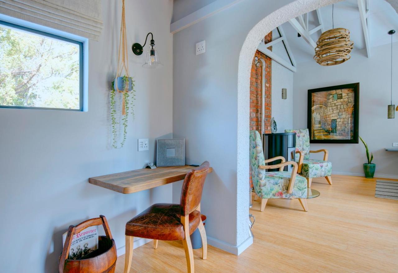 Amour Guest House Джордж Екстериор снимка