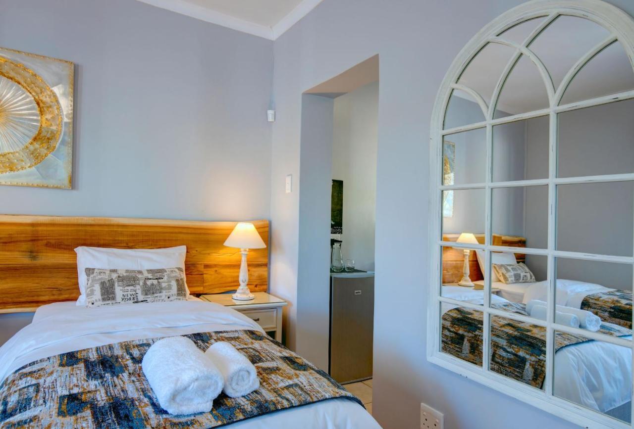 Amour Guest House Джордж Екстериор снимка